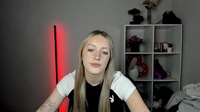 EvelynBlond online show from 07/31/26, 12:48