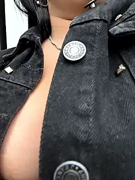 Snapshot of Kendra-daring chatting on 12/14/25, 05:18 Kendra-daring online show from 12/14/25, 05:18