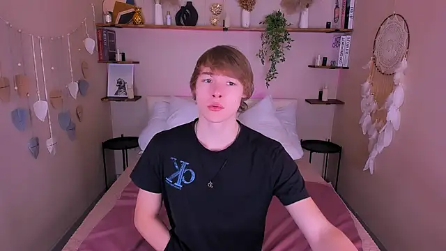 Snapshot of DonaldWoon chatting on 11/27/25, 12:40 DonaldWoon online show from 11/27/25, 12:40