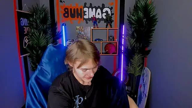 Snapshot of DonaldWoon chatting on 12/02/25, 04:02 DonaldWoon online show from 12/02/25, 04:02