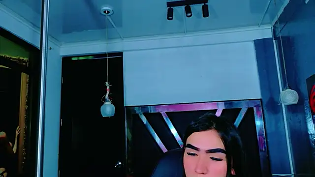 Snapshot of Evangeline_Star1 chatting on 12/13/25, 08:04 Evangeline Star1 online show from 12/13/25, 08:04