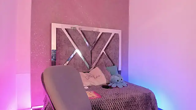 Snapshot of frany_wolf_ chatting on 12/03/25, 04:42 frany wolf online show from 12/03/25, 04:42