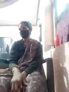 Snapshot of Yt_kinjal chatting on 11/22/25, 08:35 Yt kinjal online show from 11/22/25, 08:35