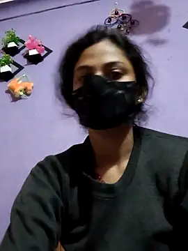 Snapshot of Yt_kinjal chatting on 11/23/25, 12:32 Yt kinjal online show from 11/23/25, 12:32