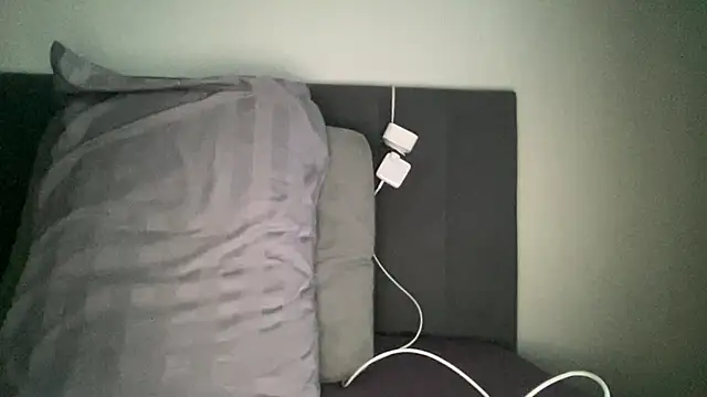 Snapshot of alisa_kitcat chatting on 12/14/25, 09:47 alisa kitcat online show from 12/14/25, 09:47