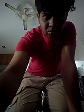 Snapshot of useless_muslim01 chatting on 11/20/25, 09:53 useless muslim01 online show from 11/20/25, 09:53