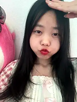 Snapshot of Kiee-lee chatting on 11/26/25, 02:12 Kiee-lee online show from 11/26/25, 02:12