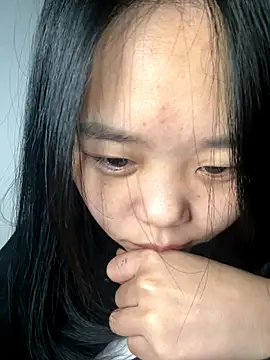 Snapshot of Kiee-lee chatting on 11/28/25, 10:23 Kiee-lee online show from 11/28/25, 10:23