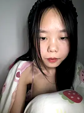 Snapshot of Kiee-lee chatting on 12/13/25, 07:53 Kiee-lee online show from 12/13/25, 07:53