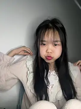 Snapshot of Kiee-lee chatting on 03/05/26, 05:20 Kiee-lee online show from 03/05/26, 05:20