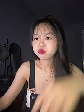 Snapshot of Kiee-lee chatting on 04/03/26, 03:32 Kiee-lee online show from 04/03/26, 03:32