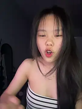 Snapshot of Kiee-lee chatting on 04/07/26, 01:33 Kiee-lee online show from 04/07/26, 01:33