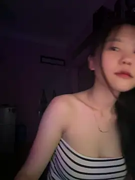 Snapshot of Kiee-lee chatting on 04/08/26, 04:07 Kiee-lee online show from 04/08/26, 04:07