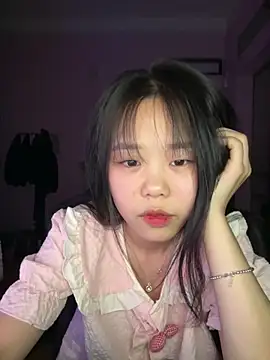 Snapshot of Kiee-lee chatting on 05/13/26, 03:42 Kiee-lee online show from 05/13/26, 03:42