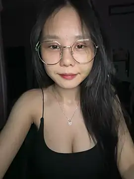 Snapshot of Kiee-lee chatting on 07/12/26, 04:42 Kiee-lee online show from 07/12/26, 04:42