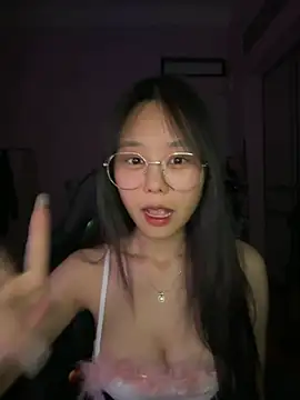 Snapshot of Kiee-lee chatting on 07/25/26, 05:43 Kiee-lee online show from 07/25/26, 05:43