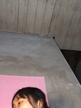 Snapshot of dovia-ba chatting on 12/14/25, 01:33 dovia-ba online show from 12/14/25, 01:33