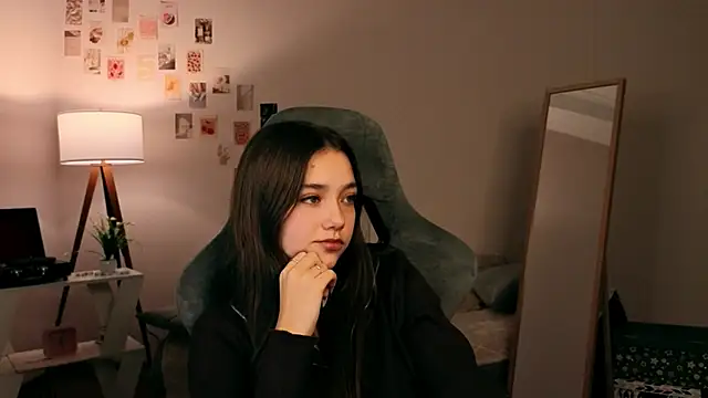 Snapshot of Vexorine chatting on 11/27/25, 07:27 Vexorine online show from 11/27/25, 07:27