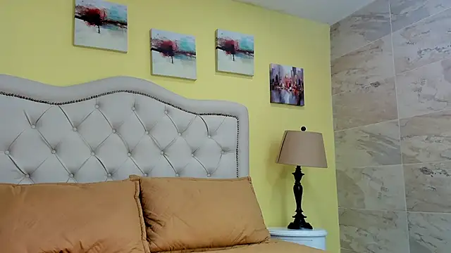 Snapshot of molly_madisson_ chatting on 12/04/25, 05:43 molly madisson online show from 12/04/25, 05:43