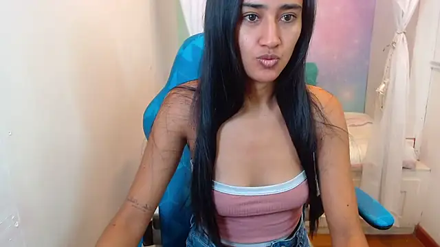 Snapshot of Meggan_James chatting on 11/26/25, 11:44 Meggan James online show from 11/26/25, 11:44