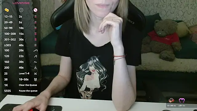 Snapshot of __Katherine___ chatting on 11/25/25, 03:34 Katherine online show from 11/25/25, 03:34