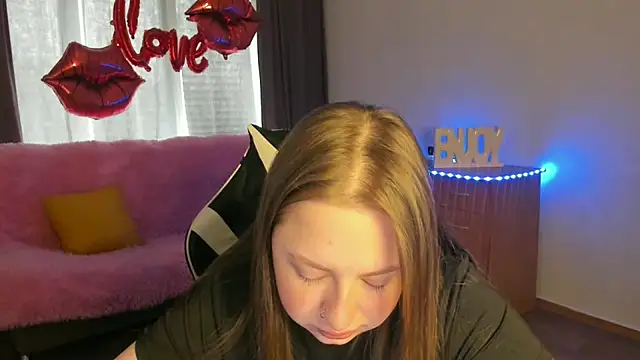 GirlPlayer online show from 05/17/26, 01:25