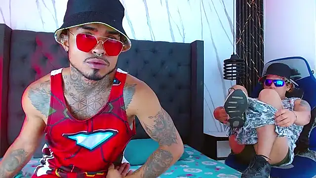 Snapshot of Hot_Latino_x chatting on 11/23/25, 01:55 Hot Latino x online show from 11/23/25, 01:55