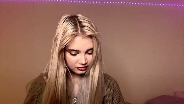 Snapshot of KarissaBoisse chatting on 11/26/25, 05:36 KarissaBoisse online show from 11/26/25, 05:36