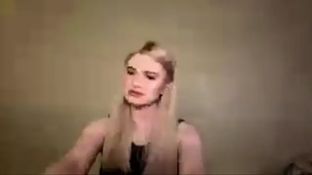 Snapshot of KarissaBoisse chatting on 12/04/25, 02:04 KarissaBoisse online show from 12/04/25, 02:04