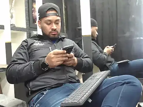 Snapshot of Liam_hairy chatting on 12/04/25, 03:16 Liam hairy online show from 12/04/25, 03:16