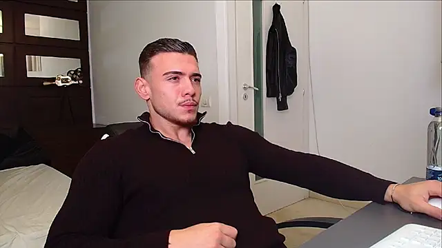 Snapshot of ElijahThorne chatting on 11/23/25, 05:29 ElijahThorne online show from 11/23/25, 05:29