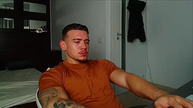 Snapshot of ElijahThorne chatting on 12/02/25, 05:46 ElijahThorne online show from 12/02/25, 05:46