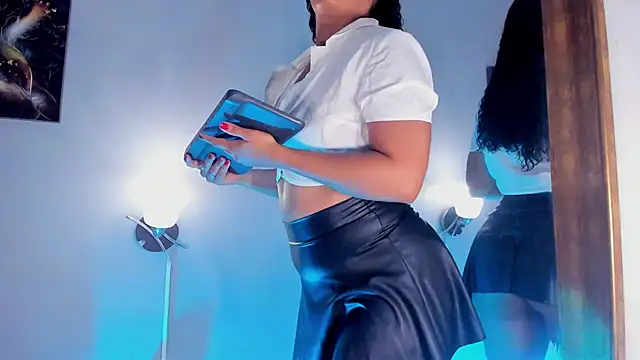 Snapshot of Cami_Ortiiz chatting on 11/27/25, 12:18 Cami Ortiiz online show from 11/27/25, 12:18