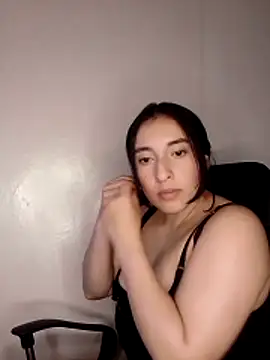 kira-stormm online show from 05/19/26, 10:05