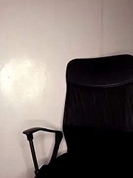kira-stormm online show from 06/10/26, 11:13