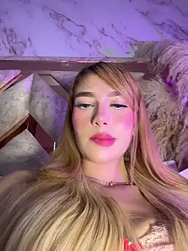 Snapshot of valeryfox__ chatting on 12/18/25, 10:38 valeryfox online show from 12/18/25, 10:38