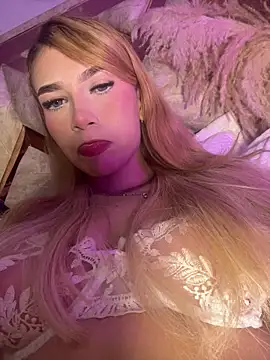 Snapshot of valeryfox__ chatting on 12/22/25, 12:18 valeryfox online show from 12/22/25, 12:18