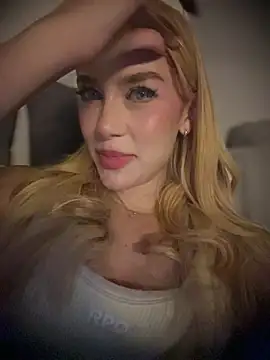 Snapshot of valeryfox__ chatting on 03/07/26, 07:49 valeryfox online show from 03/07/26, 07:49