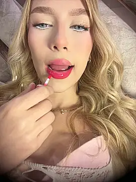Snapshot of valeryfox__ chatting on 06/12/26, 11:57 valeryfox online show from 06/12/26, 11:57