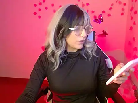 Snapshot of venus_222 chatting on 12/15/25, 03:33 venus 222 online show from 12/15/25, 03:33