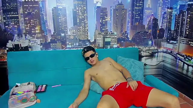 Snapshot of play_hard66 chatting on 12/15/25, 04:22 play hard66 online show from 12/15/25, 04:22