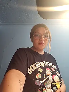 Snapshot of mila_curvy chatting on 12/01/25, 11:21 mila curvy online show from 12/01/25, 11:21