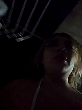 Snapshot of mila_curvy chatting on 12/14/25, 04:51 mila curvy online show from 12/14/25, 04:51