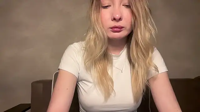 Snapshot of keeendall chatting on 12/15/25, 08:57 keeendall online show from 12/15/25, 08:57