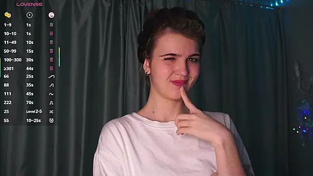 Snapshot of FannyRay chatting on 12/03/25, 10:19 FannyRay online show from 12/03/25, 10:19