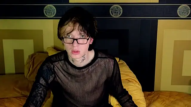 Snapshot of TRAVIS_CLAS chatting on 11/22/25, 12:31 TRAVIS CLAS online show from 11/22/25, 12:31