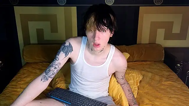 Snapshot of TRAVIS_CLAS chatting on 11/22/25, 03:00 TRAVIS CLAS online show from 11/22/25, 03:00