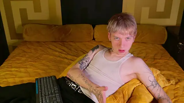 Snapshot of TRAVIS_CLAS chatting on 11/30/25, 03:21 TRAVIS CLAS online show from 11/30/25, 03:21