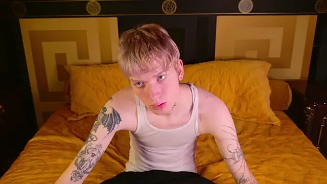 Snapshot of TRAVIS_CLAS chatting on 12/01/25, 08:14 TRAVIS CLAS online show from 12/01/25, 08:14