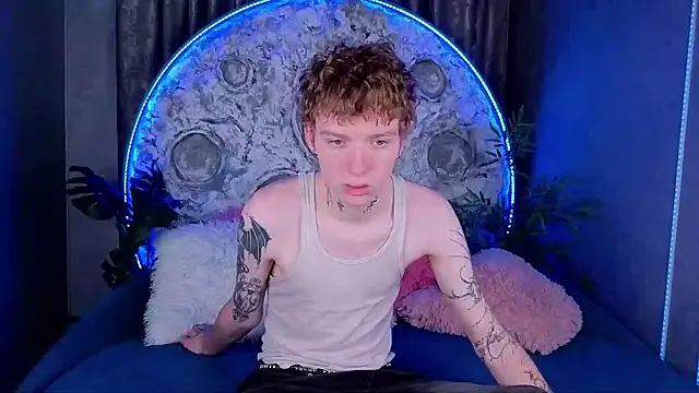 Snapshot of TRAVIS_CLAS chatting on 12/14/25, 08:35 TRAVIS CLAS online show from 12/14/25, 08:35